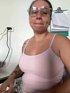 Snapshot of nurse_desi_sexlove chatting on 07/09/26, 08:35 nurse desi sexlove online show from 07/09/26, 08:35