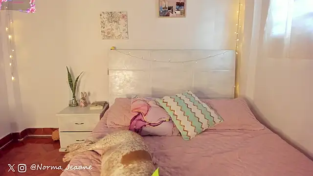 Norma-Jeaane online show from 01/08/25, 09:34