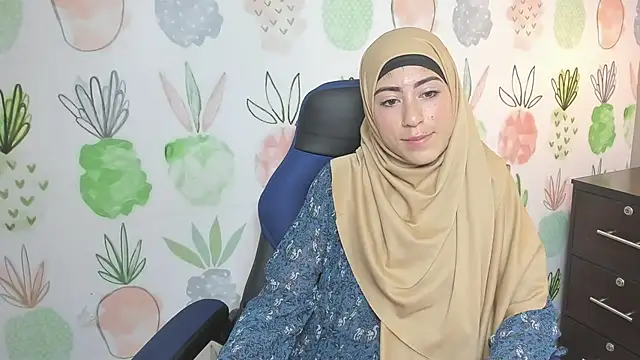 chaymae nah  online show from 12/03/24, 08:05