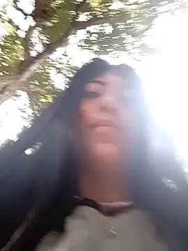 chaymae nah  online show from 12/04/24, 12:25