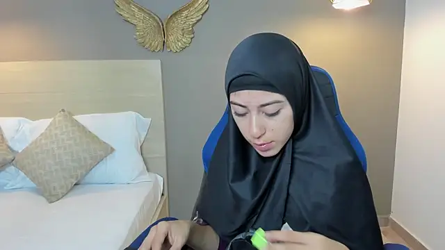 chaymae nah  online show from 12/07/24, 03:14