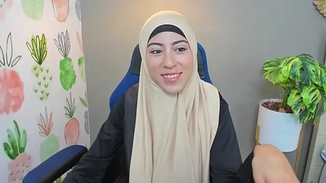 chaymae nah  online show from 12/13/24, 02:54