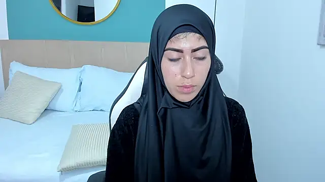 chaymae nah  online show from 01/09/25, 03:23