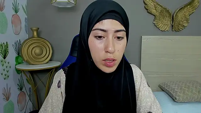 chaymae nah  online show from 01/15/25, 05:19