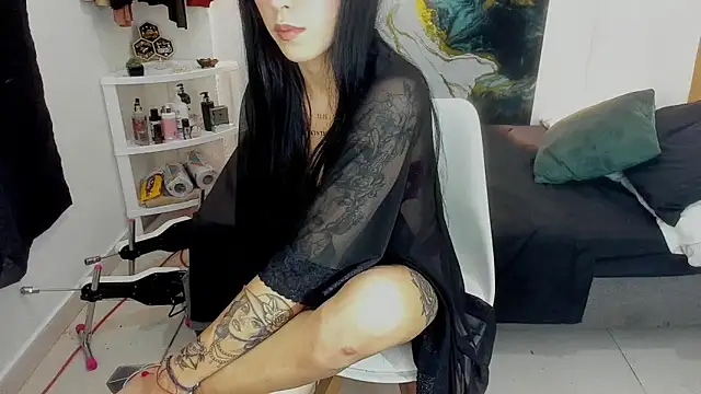 chaymae nah  online show from 01/15/26, 02:05