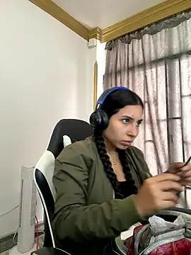 Snapshot of bella-black chatting on 01/17/26, 01:49 bella-black online show from 01/17/26, 01:49