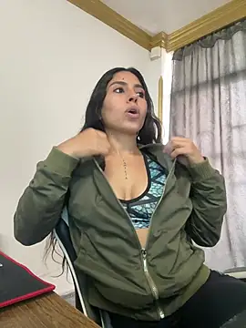 Snapshot of bella-black chatting on 02/02/26, 01:54 bella-black online show from 02/02/26, 01:54