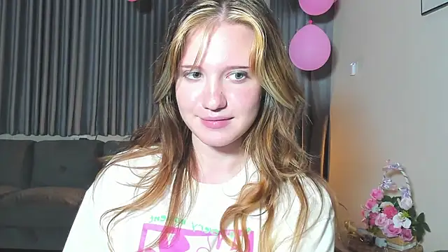 HanahCute online show from 03/06/25, 10:36