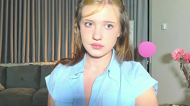 HanahCute online show from 03/22/25, 10:26