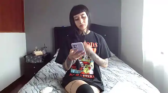 Emilia 1995 online show from 03/14/25, 03:47