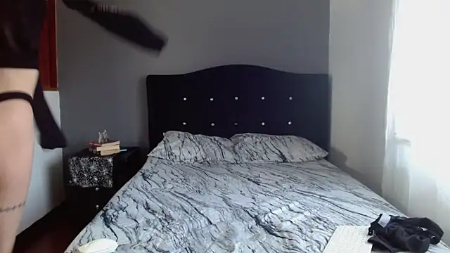 Emilia 1995 online show from 10/02/25, 12:34