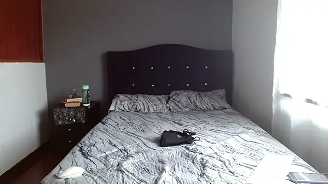 Emilia 1995 online show from 01/16/26, 04:00