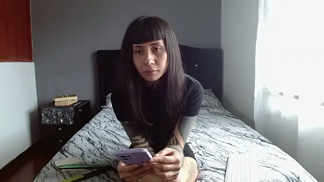 Emilia 1995 online show from 06/20/26, 03:37