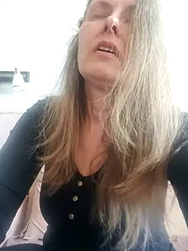 Evelina cute online show from 04/19/26, 08:35