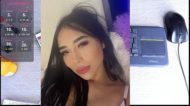 Snapshot of nyna_1 chatting on 12/09/24, 05:30 nyna 1 online show from 12/09/24, 05:30