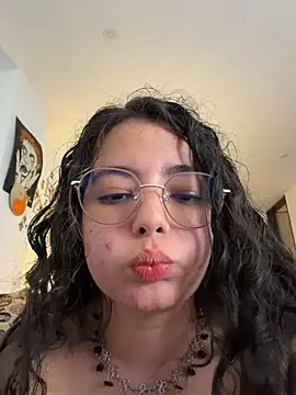 Snapshot of Antoniart_ chatting on 06/17/26, 03:20 Antoniart online show from 06/17/26, 03:20