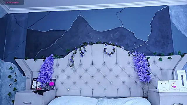 Snapshot of AmberGreyy_ chatting on 06/18/26, 07:51 AmberGreyy online show from 06/18/26, 07:51