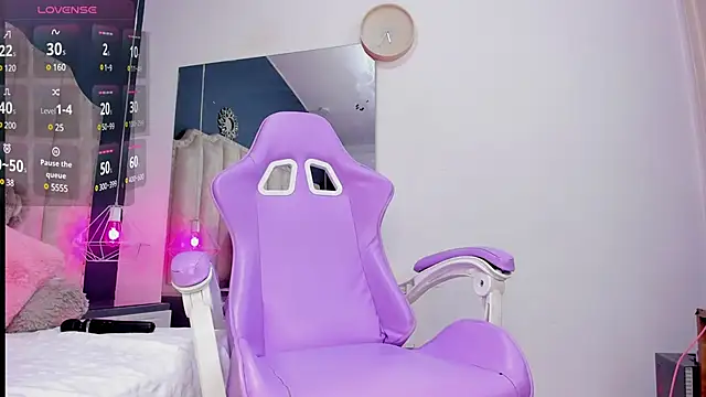 Snapshot of IsabellaBromsS chatting on 12/17/24, 12:34 IsabellaBromsS online show from 12/17/24, 12:34