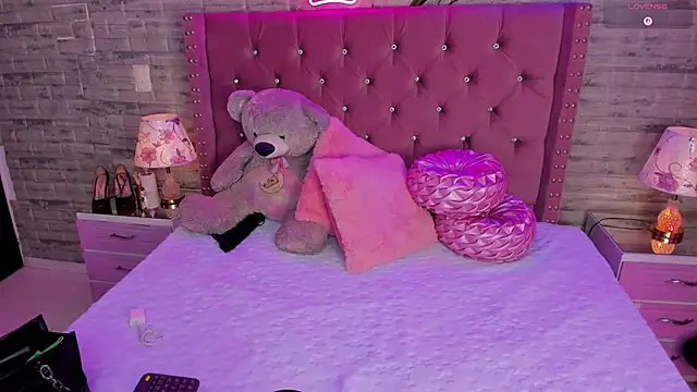 Snapshot of IsabellaBromsS chatting on 02/27/25, 08:53 IsabellaBromsS online show from 02/27/25, 08:53