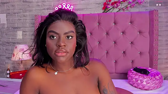 Snapshot of IsabellaBromsS chatting on 03/02/25, 12:20 IsabellaBromsS online show from 03/02/25, 12:20