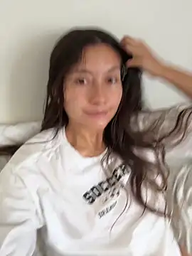 HelennaMoon  online show from 04/18/26, 03:38