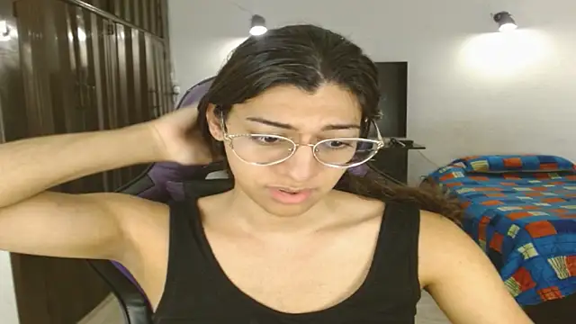 Snapshot of engielphoenis14 chatting on 06/12/26, 01:04 engielphoenis14 online show from 06/12/26, 01:04