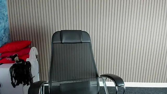 Emily Gin online show from 10/30/25, 10:06