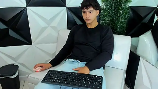 Dani cumboy online show from 11/26/25, 01:45