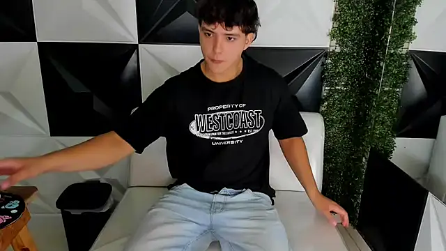 Dani cumboy online show from 11/28/25, 02:42