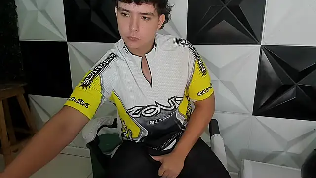 Dani cumboy online show from 12/01/25, 02:22