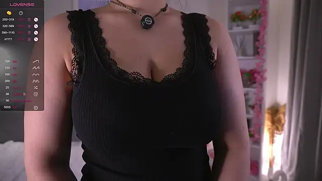 Snapshot of SallyReidj chatting on 12/05/25, 03:09 SallyReidj online show from 12/05/25, 03:09