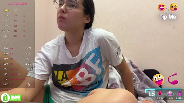 Snapshot of the_princese chatting on 02/02/25, 05:26 the princese online show from 02/02/25, 05:26