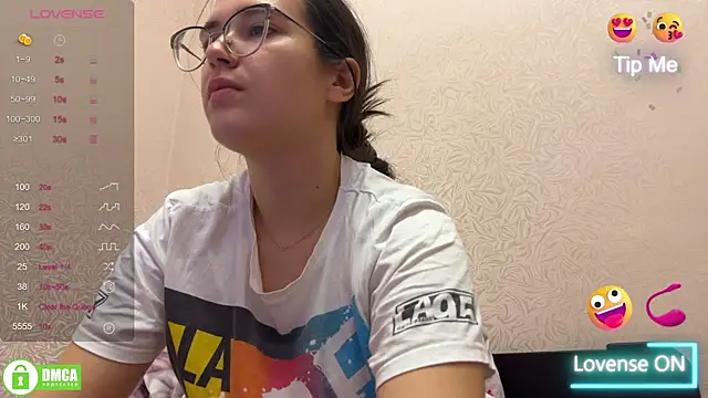 Snapshot of the_princese chatting on 02/02/25, 09:02 the princese online show from 02/02/25, 09:02