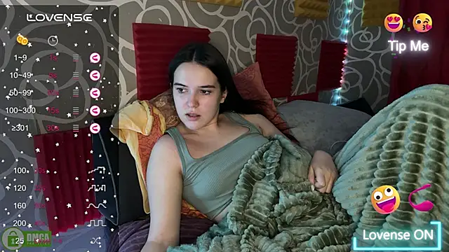 Snapshot of the_princese chatting on 02/25/25, 06:31 the princese online show from 02/25/25, 06:31