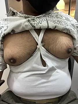 Snapshot of dick69lil chatting on 05/21/26, 06:09 dick69lil online show from 05/21/26, 06:09