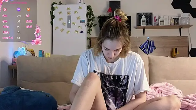 Girl alone home online show from 02/28/25, 04:10