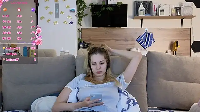 Girl alone home online show from 03/01/25, 04:47