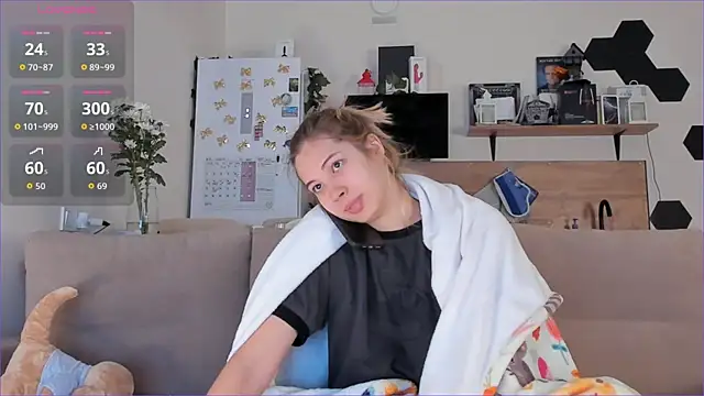 Girl alone home online show from 10/17/25, 04:04