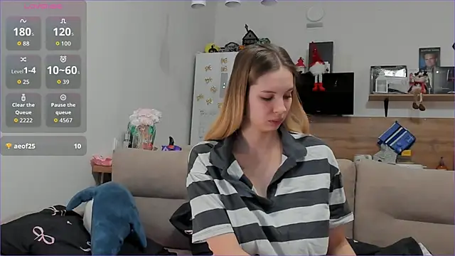 Girl alone home online show from 02/06/26, 03:48