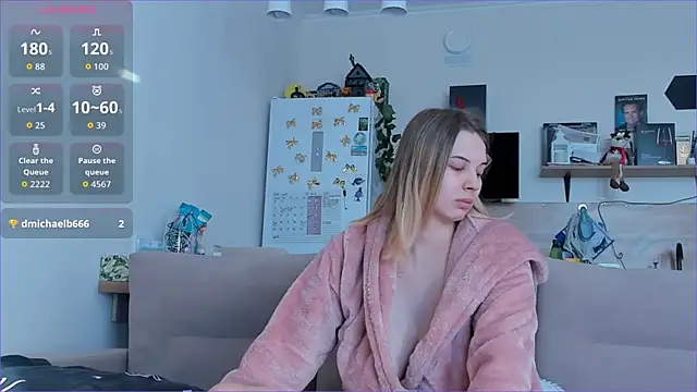 Girl alone home online show from 04/02/26, 04:10