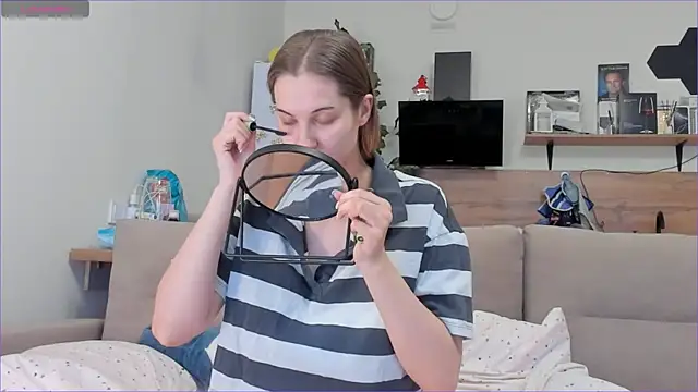 Girl alone home online show from 04/11/26, 02:43