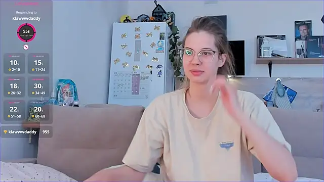 Girl alone home online show from 04/17/26, 03:42