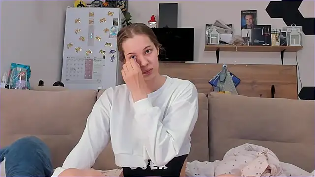 Girl alone home online show from 04/20/26, 02:09