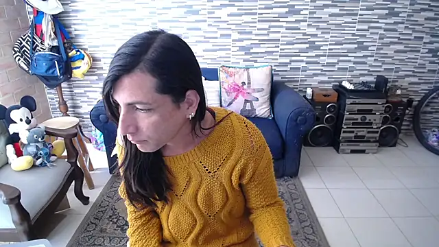 VioletaGomezCo online show from 04/19/26, 03:00