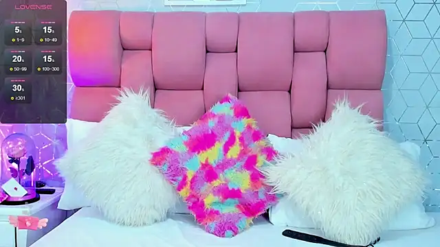 Snapshot of Zoebraham chatting on 01/10/25, 11:29 Zoebraham online show from 01/10/25, 11:29