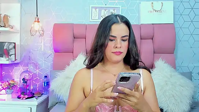 Snapshot of Zoebraham chatting on 09/24/25, 08:56 Zoebraham online show from 09/24/25, 08:56