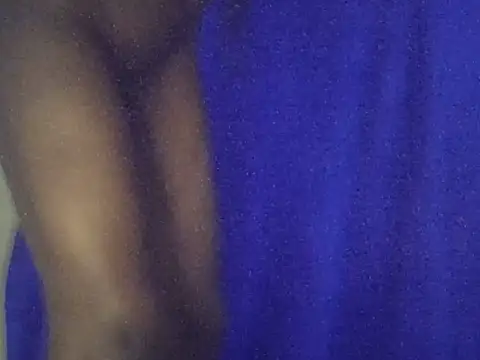 Snapshot of sweet_love00 chatting on 11/17/25, 02:28 sweet love00 online show from 11/17/25, 02:28