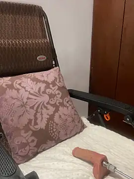 Snapshot of cristal_subin69 chatting on 10/12/25, 05:56 cristal subin69 online show from 10/12/25, 05:56