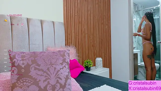 Snapshot of cristal_subin69 chatting on 10/29/25, 11:45 cristal subin69 online show from 10/29/25, 11:45