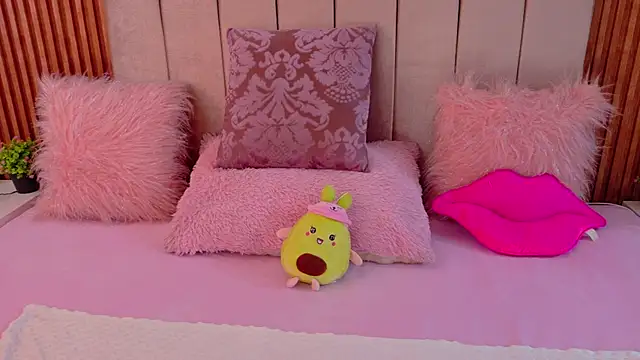 Snapshot of cristal_subin69 chatting on 11/01/25, 12:18 cristal subin69 online show from 11/01/25, 12:18